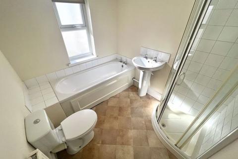 2 bedroom flat to rent, Welholme Road (FFF), Grimsby DN32