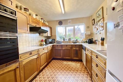 19 Kensington Drive, Sutton Coldfield, B74 4UD