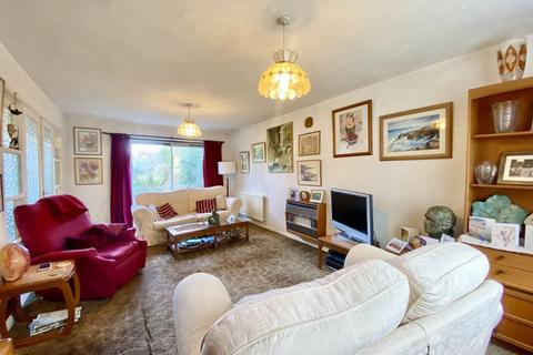 19 Kensington Drive, Sutton Coldfield, B74 4UD