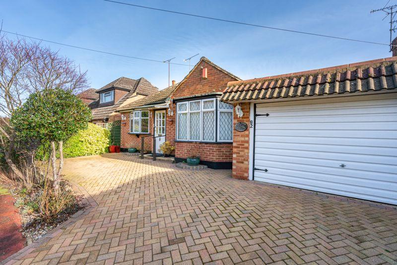 Manor Road, Caddington 2 bed detached bungalow for sale £525,000