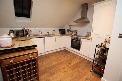 2 bedroom penthouse to rent, Church Street, Doncaster DN12