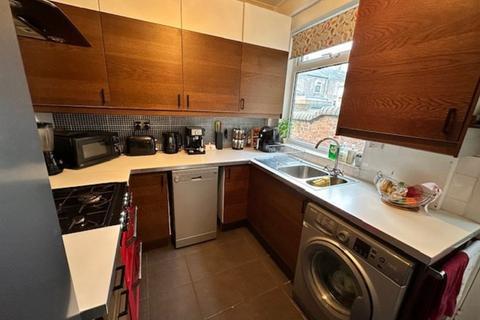 2 bedroom terraced house to rent, Swinerton Avenue, Leeman Road