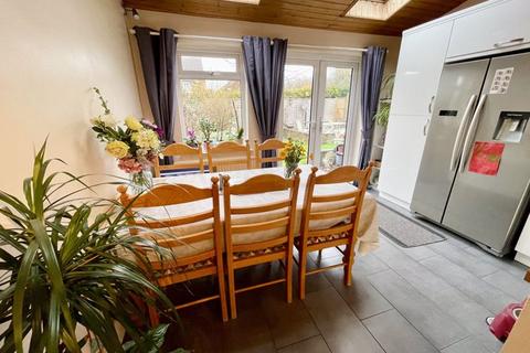 98 Jeans Way, Dunstable, LU5 4PP