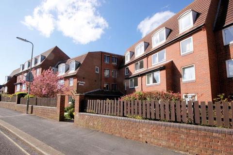 1 bedroom retirement property for sale, Hometide House, Lee-On-The-Solent, PO13