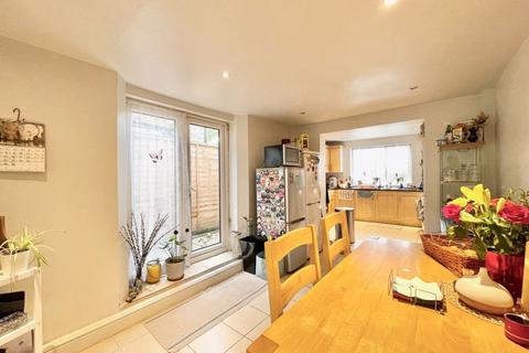 35 Cheneys Road, London, E11 3LL