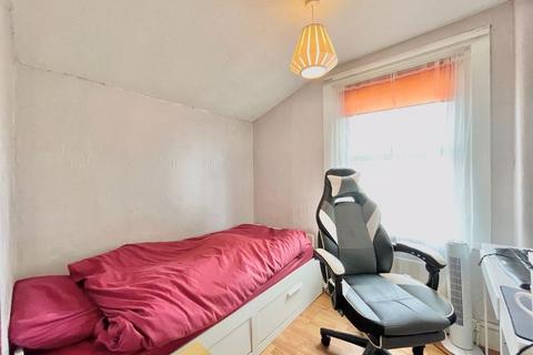 35 Cheneys Road, London, E11 3LL