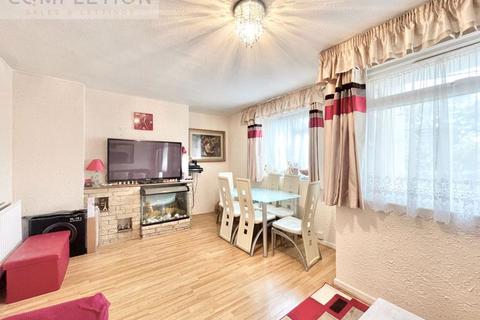 3 bedroom apartment for sale - Earlham Grove, London E7