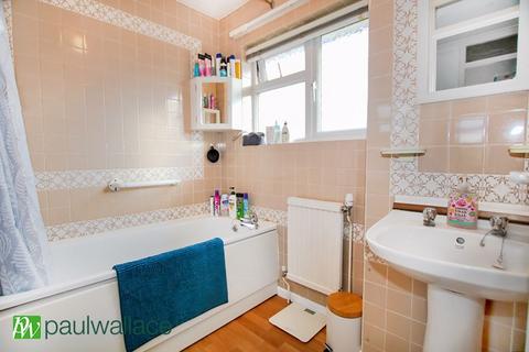 12 Glamis Close, Cheshunt, Waltham Cross, EN7 6JB