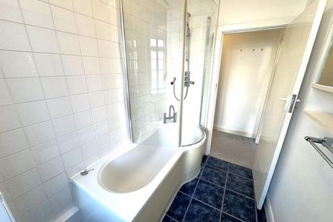 1 bedroom apartment to rent, Du Cane Court Balham High Road Balham SW17 7JG