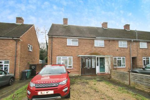 2 bedroom end of terrace house to rent, Valley Rise, Watford