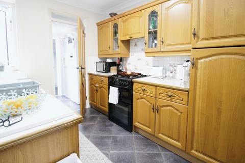 2 bedroom end of terrace house to rent - Valley Rise, Watford