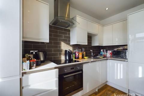 1 bedroom apartment for sale - Pinions Road, High Wycombe