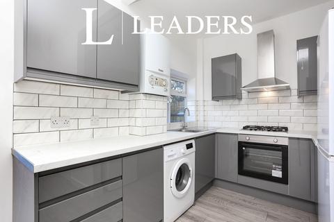 3 bedroom terraced house to rent, Hereford Gardens, SE13