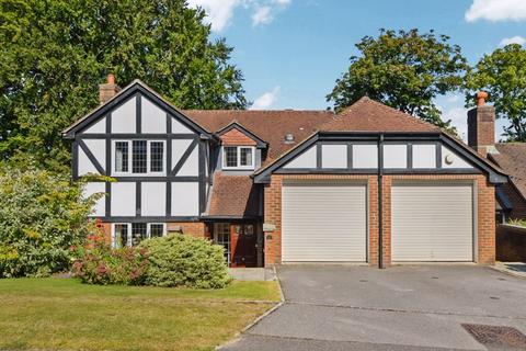 11 Bishops Drive, East Harnham, Salisbury, SP2 8NZ
