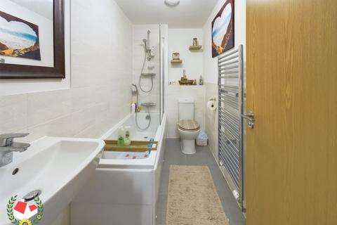 59 Fauld Drive Kingsway, Quedgeley, Gloucester, GL2 2HZ