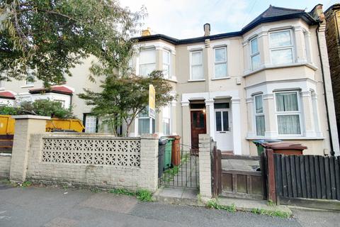 1 bedroom in a house share to rent, North Birkbeck, Leytonstone