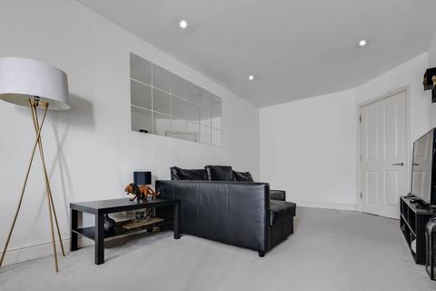2 bedroom apartment for sale - Sixpenny Court, Barking, IG11