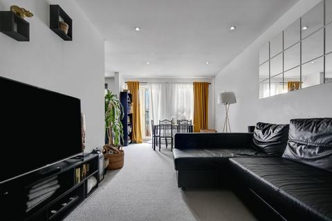 2 bedroom apartment for sale - Sixpenny Court, Barking, IG11