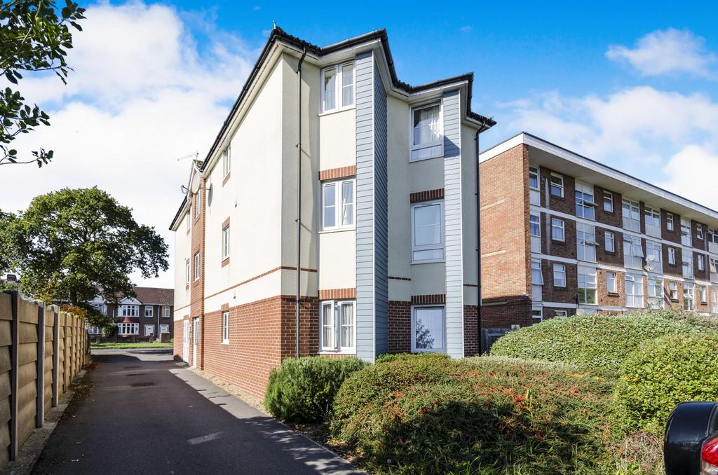 Redlands Lane, Fareham, PO14 1 bed flat £750 pcm (£173 pw)