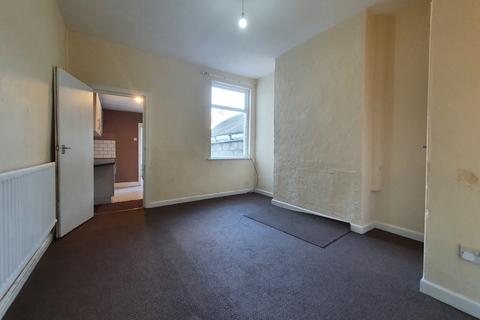 2 bedroom terraced house to rent, King William Street; Tunstall; ST6