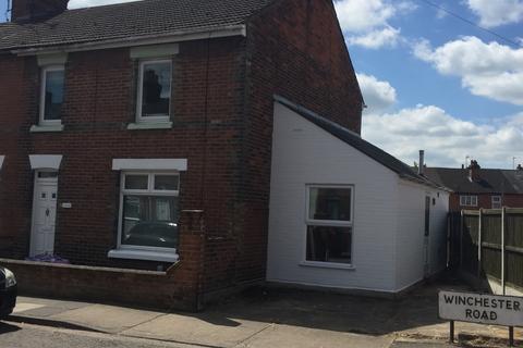 1 bedroom in a house share to rent, Winchester Road, Colchester, CO2