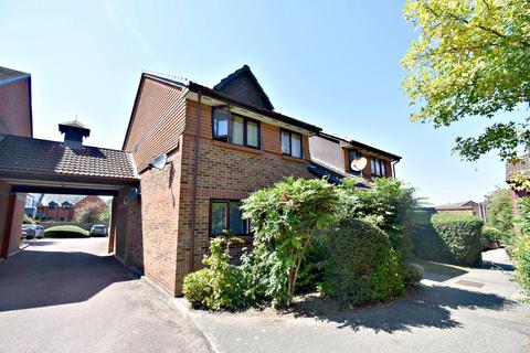 2 bedroom flat to rent, Maltings Court, Witham