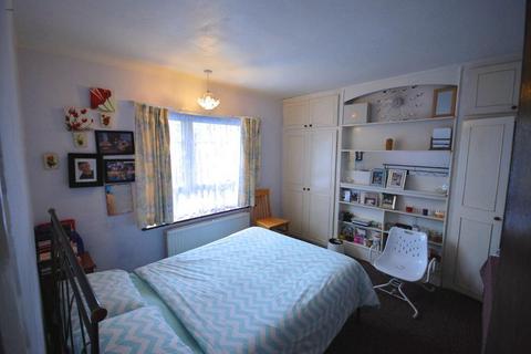 4 bedroom semi-detached house for sale - ST JAMES GARDENS, WEMBLEY, MIDDLESEX, HA0 4LH