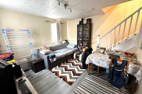 28 Furze Close, Luton, LU2 7UB