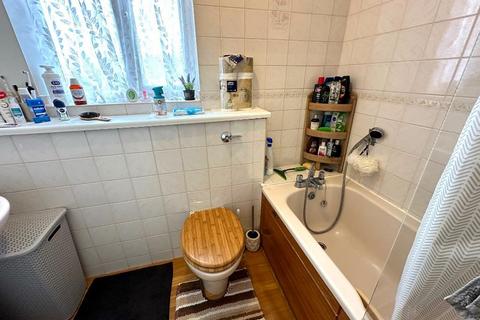 28 Furze Close, Luton, LU2 7UB