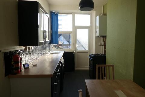 1 bedroom flat to rent, Mostyn Avenue, Llandudno, Conwy, LL30 1YS