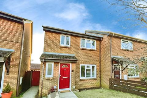 3 bedroom end of terrace house for sale, Gower Close, Basingstoke, Hampshire