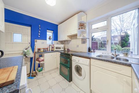 2 bedroom bungalow for sale, Homefield Road, Walton-on-Thames, Surrey