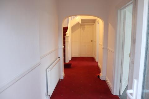 4 bedroom detached house to rent, Woodham Lane, New Haw KT15