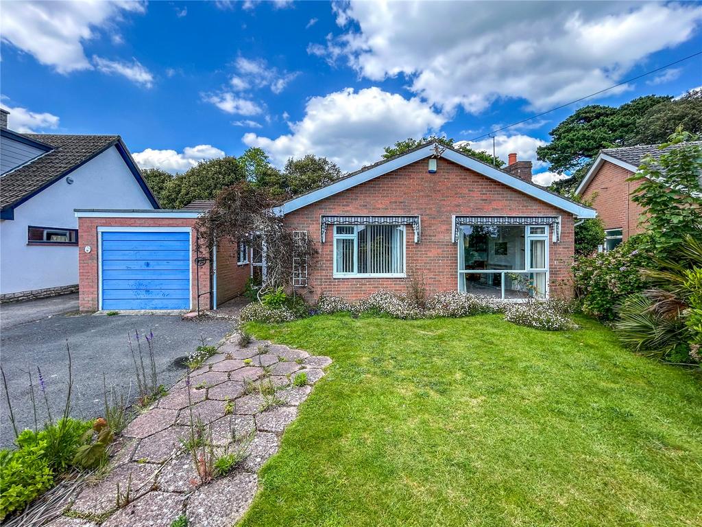Forest Way, Highcliffe, Dorset, BH23 3 bed bungalow for sale £485,000