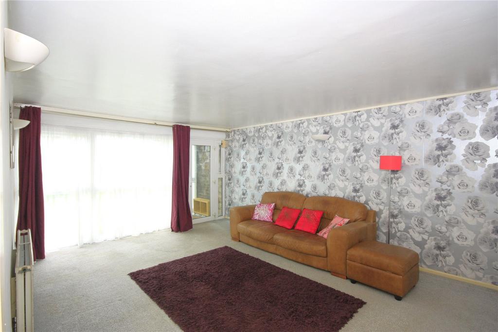 Chidham Walk, Havant, Hampshire, PO9 2 bed apartment for sale £180,000