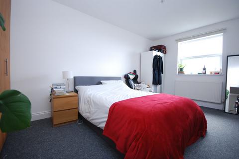 2 bedroom apartment to rent, Central Hill, Crystal Palace SE19