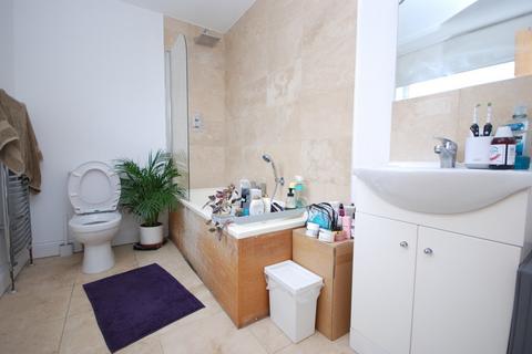 2 bedroom apartment to rent, Central Hill, Crystal Palace SE19