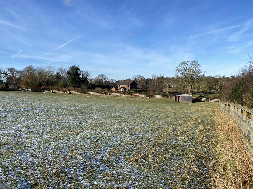 Land off Ivy Farm Lane, Broxton, Chester, CH3 9HU Equestrian property