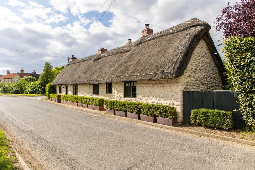 Black Eagle Cottage External-6.jpg