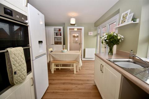 22 Dove Road, Pickering, YO18 7UD