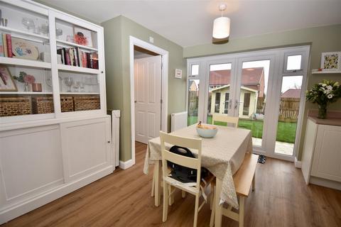 22 Dove Road, Pickering, YO18 7UD