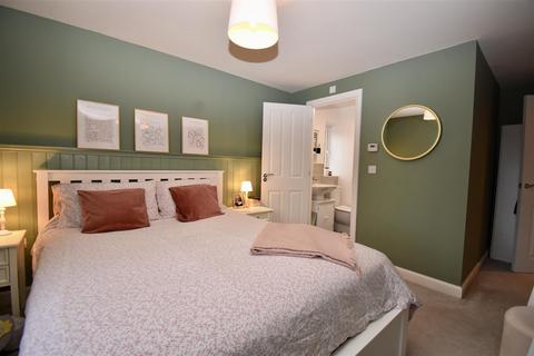 22 Dove Road, Pickering, YO18 7UD