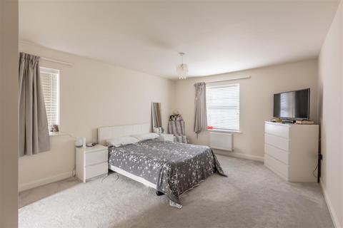18 Derwent Road, Pickering, YO18 7UB