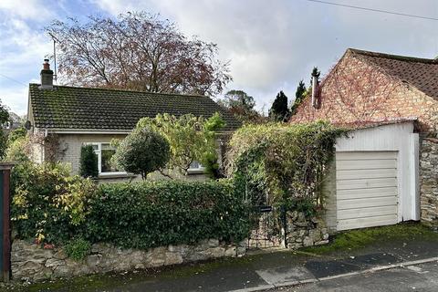 2 bedroom detached bungalow for sale, Hawthorn Lane, Pickering YO18