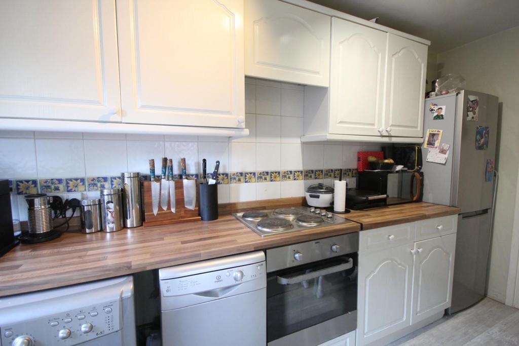Kitchen 2.JPG
