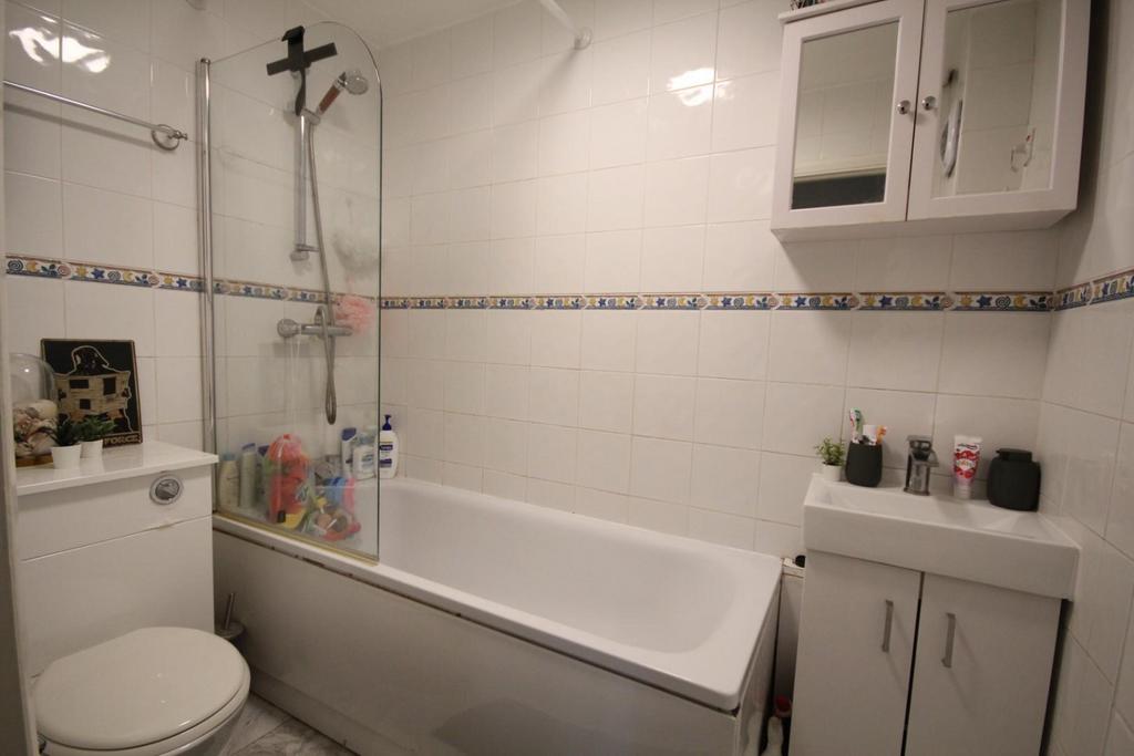 Bathroom.JPG