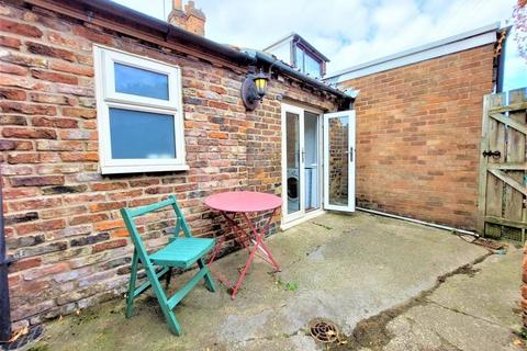 2 bedroom terraced house for sale - Main Street, Seaton