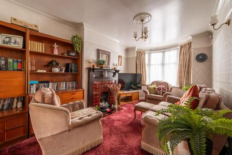 48 Holmsdale Grove, Bexleyheath, DA7 6NX