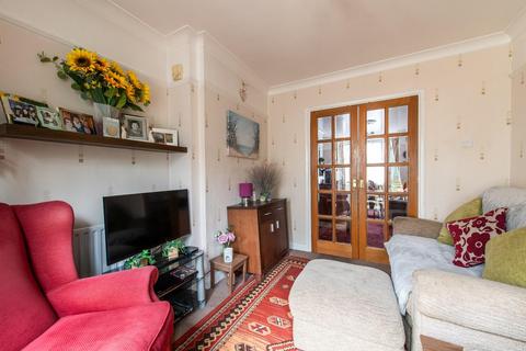 48 Holmsdale Grove, Bexleyheath, DA7 6NX