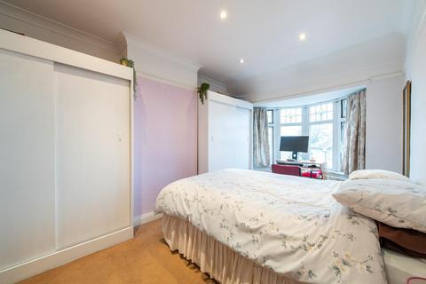 48 Holmsdale Grove, Bexleyheath, DA7 6NX